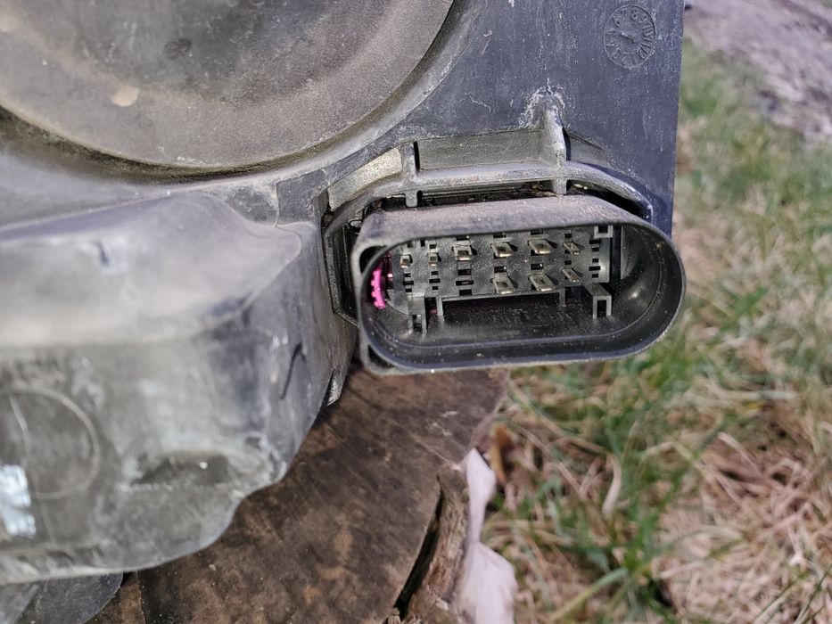 Фара передня ліва Ford Focus 3 F1EB13W030PB