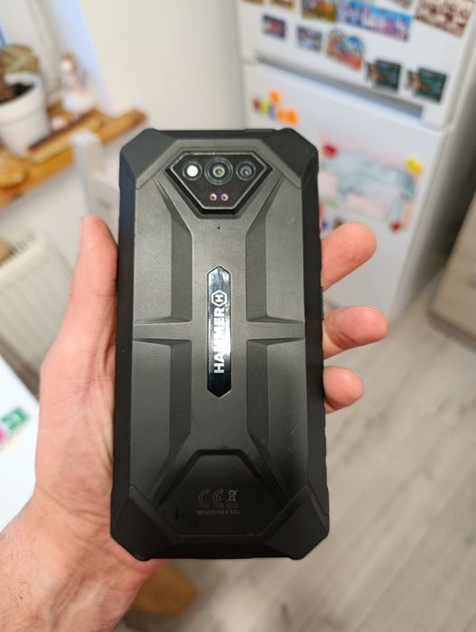 Smartfon Hammer Iron V