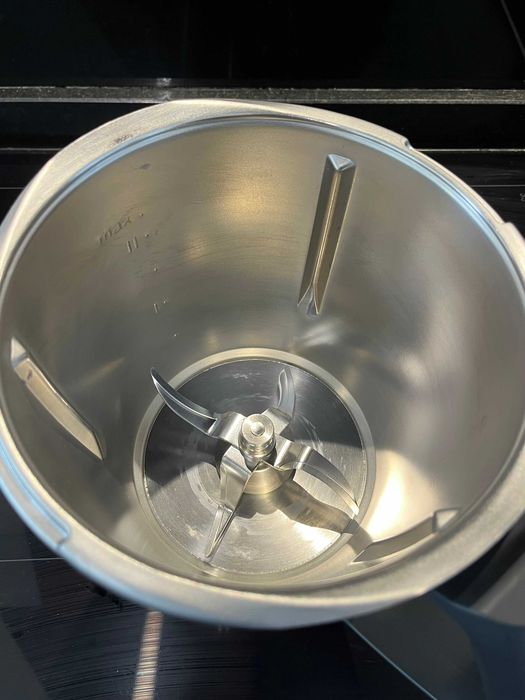 Bimby Thermomix TM5 com acessórios