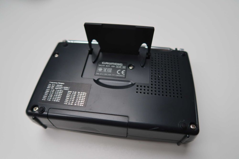 Radio globalne Grundig Yacht Boy 320