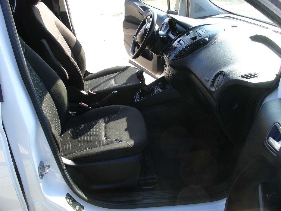 ford transit courier