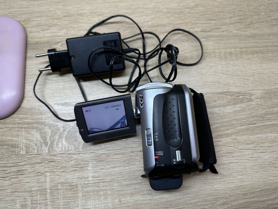 Продам видеокамеру JVC GZ-MG20E - HDD 20 Gb