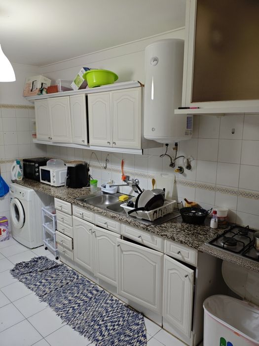 Alugo quarto Train Mercês