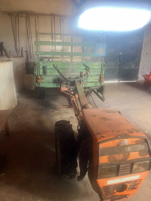 Vendo Motocultivador com reboque