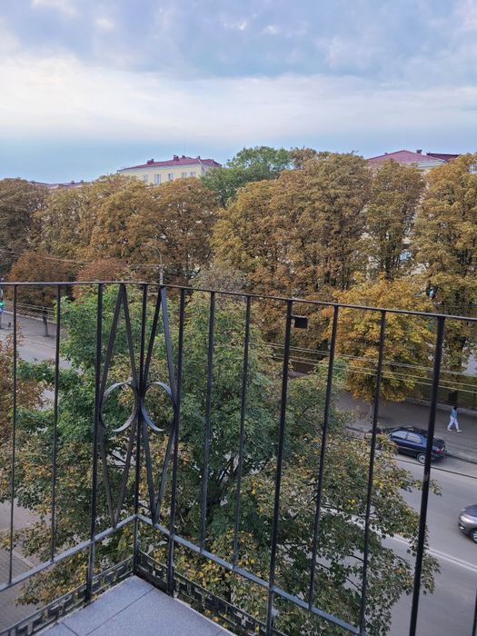 Подобово 2 кім. кв.  навпроти обласної лікарні, ЖД вокзал -  2 хв.