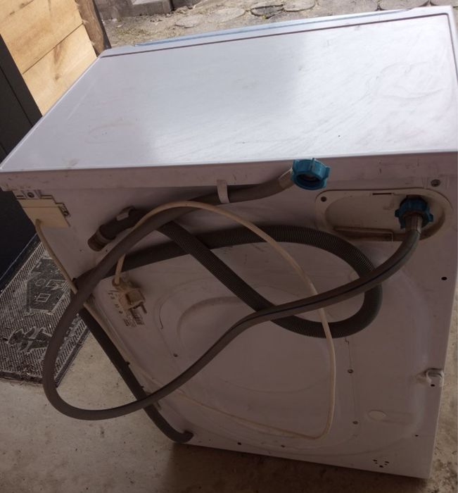 Продам стиральную машину Hotpoint Ariston