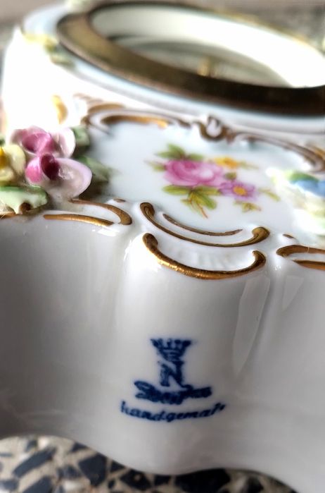 Porcelanowy zegar Drezno Mercedes