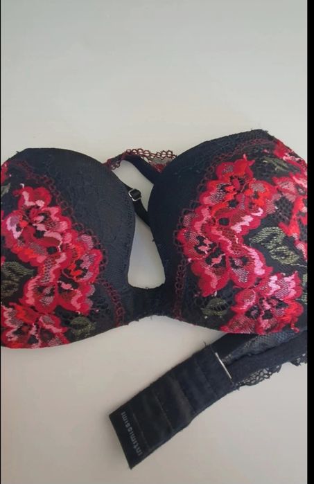 Biustonosz. INTIMISSIMI Monica pushup  Modelujący koronka