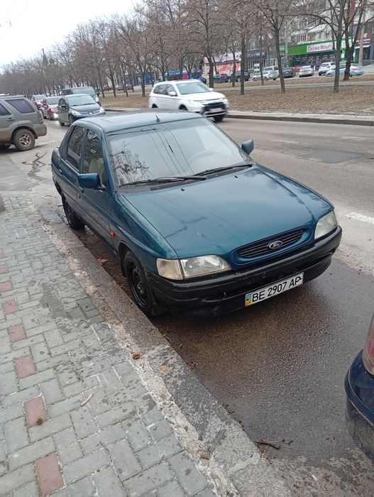Продаю Ford Escort 1993 Хетчбэк