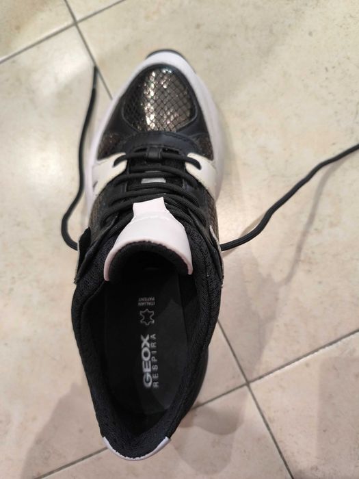 Tênis de mulher da Geox novos