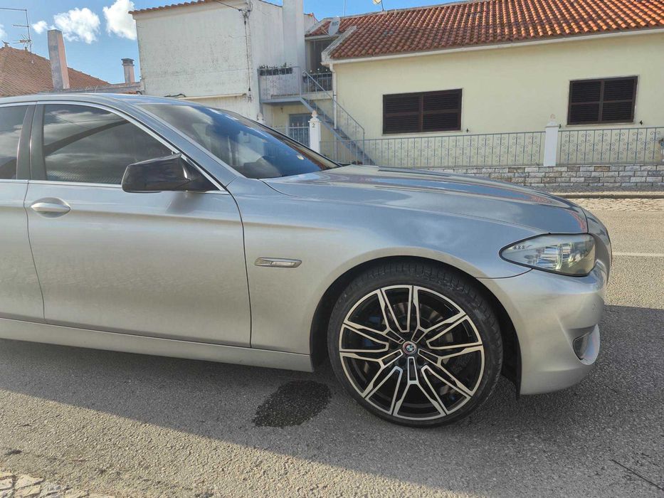 BMW 520d Nacional | 130.000 km | CarPlay | Jantes 20” foto 2