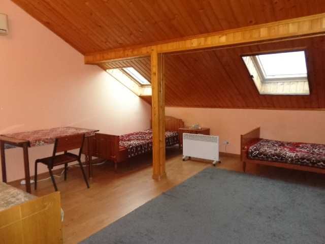 В УжгородІ здам 1к.квартиру напівособнячного типу за 10000грн в тч КП!