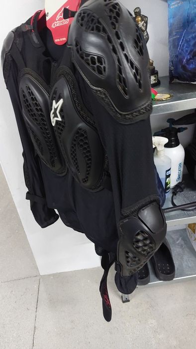 Colete protecção Alpinestars.