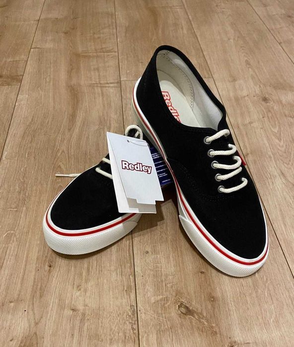 Tenis Redley novos e originais tamanho 44 e 42