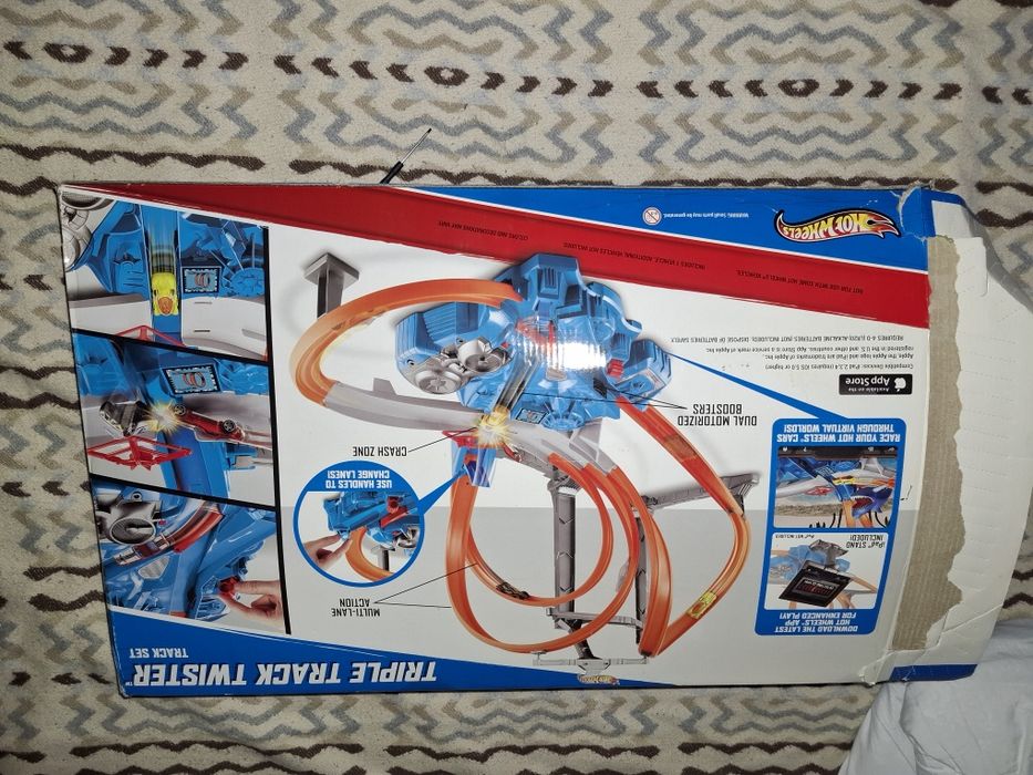 Продам трек Hot wheels