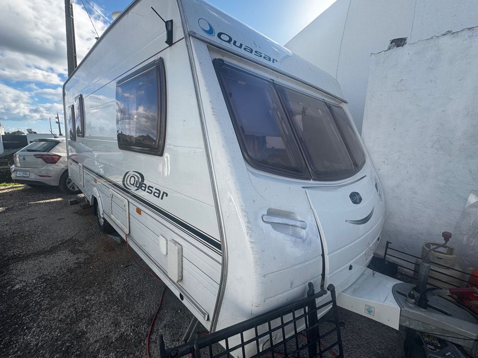 Caravana Lunar quasar 525 com Avancado  grande e motor com telecomando