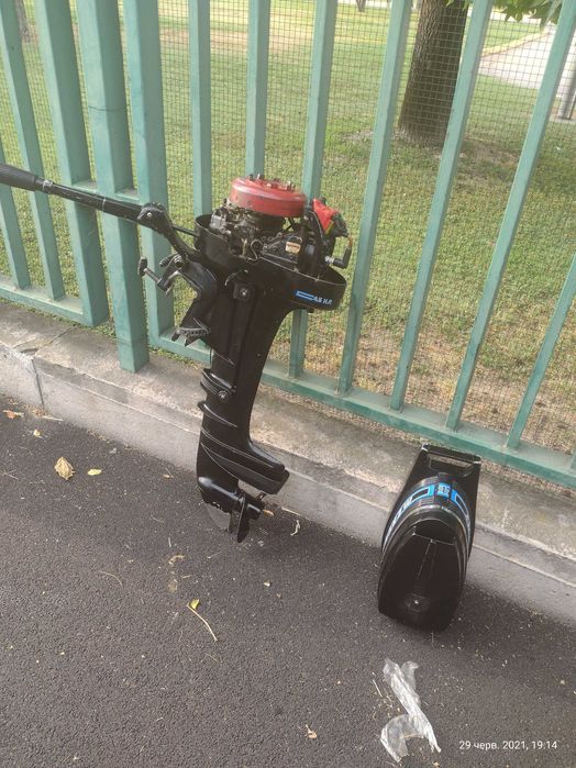 Човновий двигун Mercury 4.5