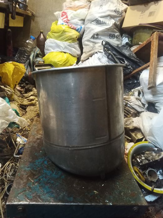 Бак от стиральной машины.