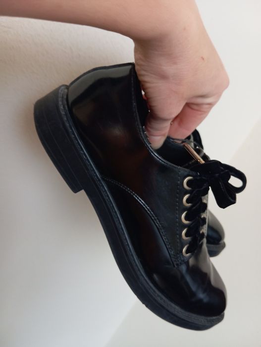 Oksfordki damskie Stradivarius