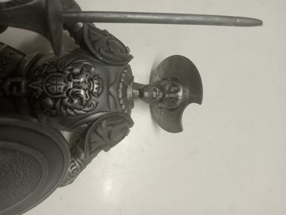 (86) Estatueta de Guerreiro