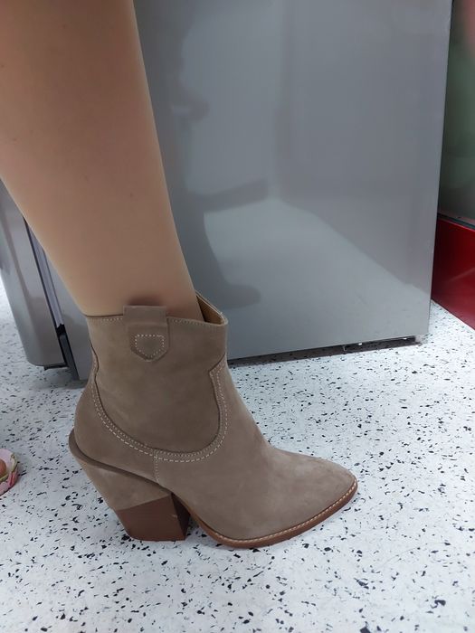 Skorzane botki/kowbojki, damskie r. 38