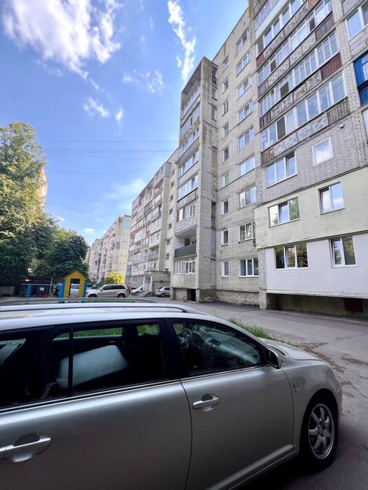 1-кімнатна квартира на Ювілейному — зручне планування та можливість ремонту під себе.