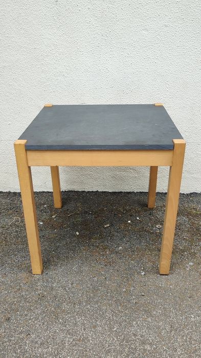 Mesa nórdica vintage em faia e xisto