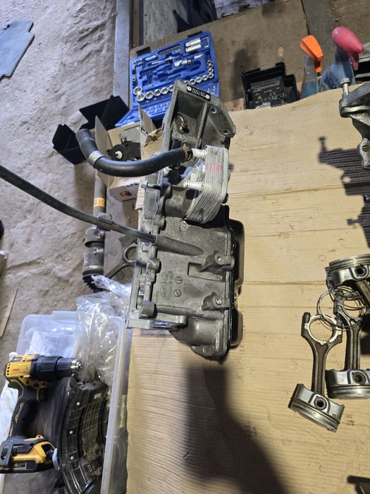 Двигун Блок Hyundai цилиндров  kia 1.6 бензин.