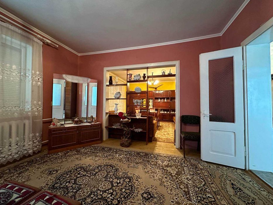 Продається житловий будинок в смт. Вишково