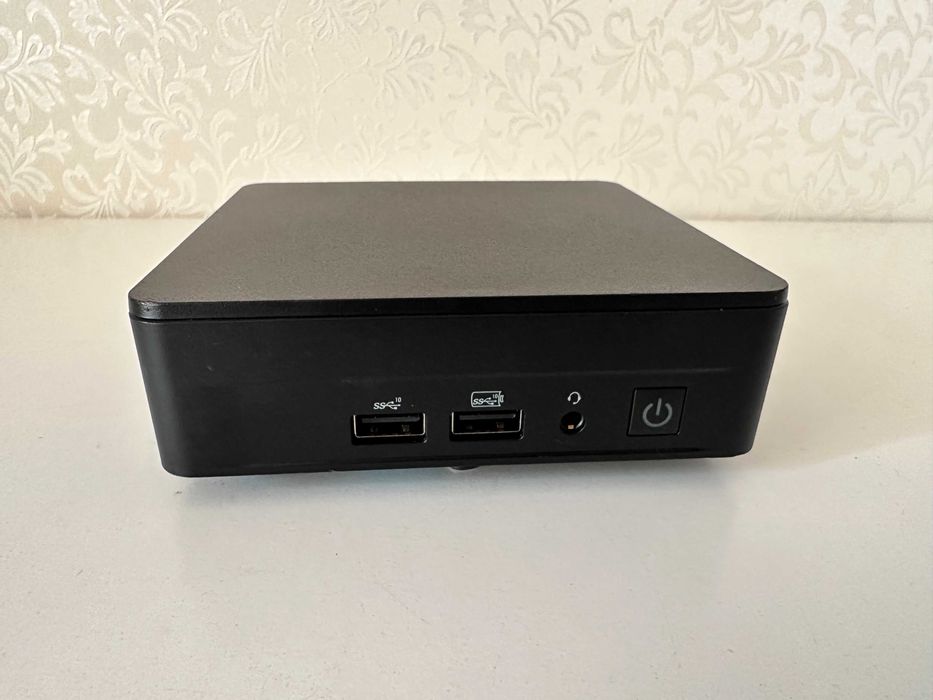Міні ПК Intel NUC i3-1220P DDR4 16Gb SSD 256Gb