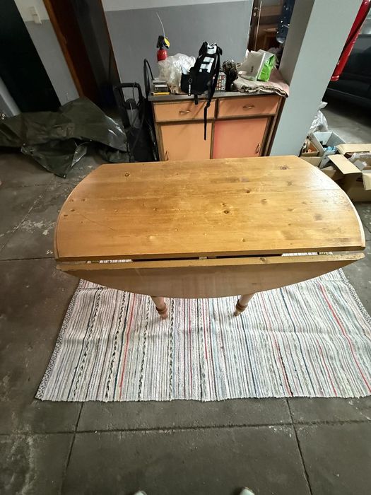 Mesa de jantar com extensões