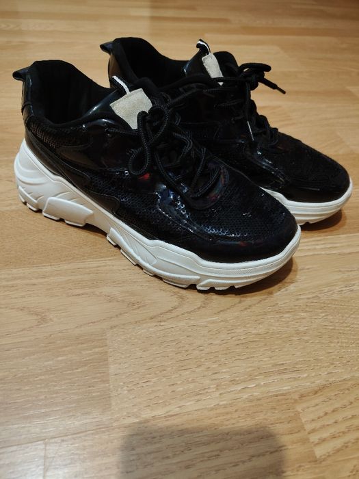 Buty blysczonce  sportowe