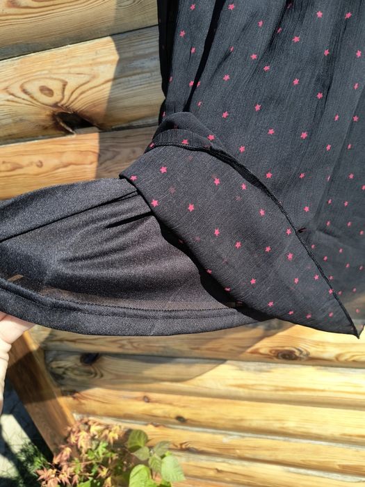 Zwiewna sukienka w gwiazdki