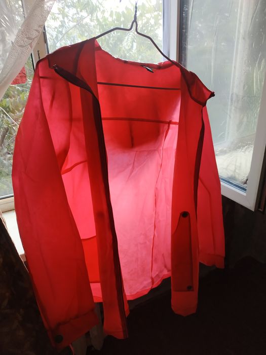 Продам куртку-дождевик.