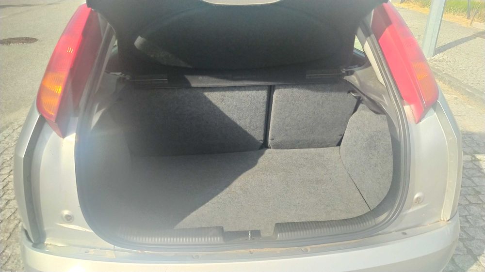Ford Focus 1.4i 16v Ambiente