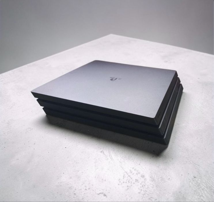 Продам Ps 4 Pro 1TB