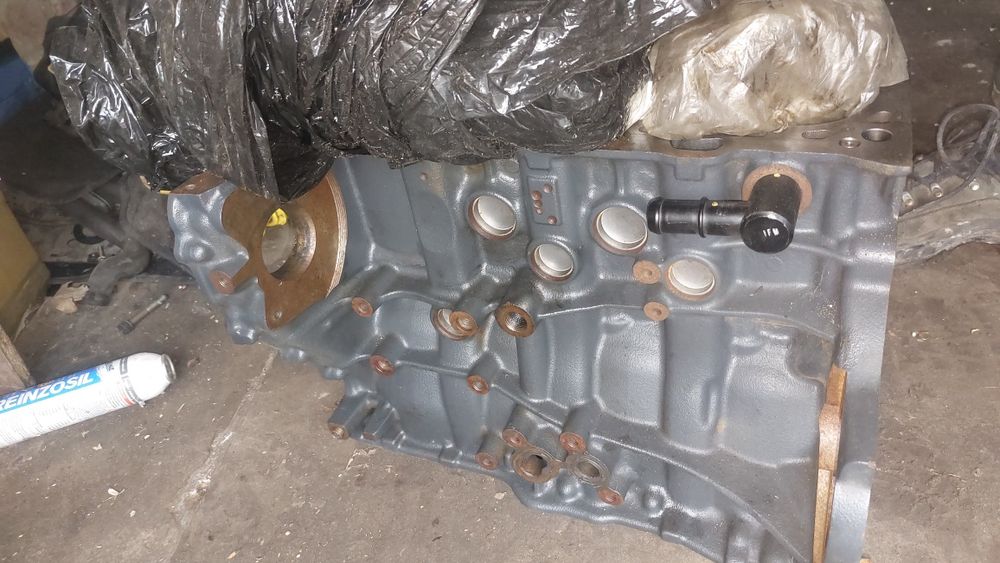 блок двигуна двс Kia Hyundai D4HB 2.2 crdi