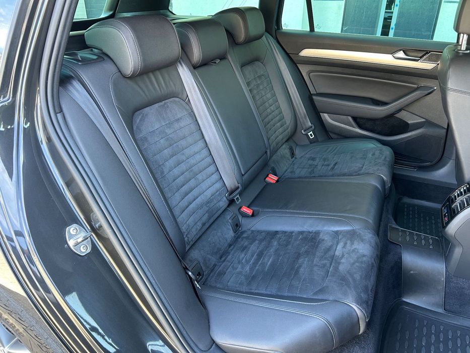 Volkswagen Passat R-Line* Virtual Cockpit* Alcantara* Tempomat ACC* Navi* GWARANCJA