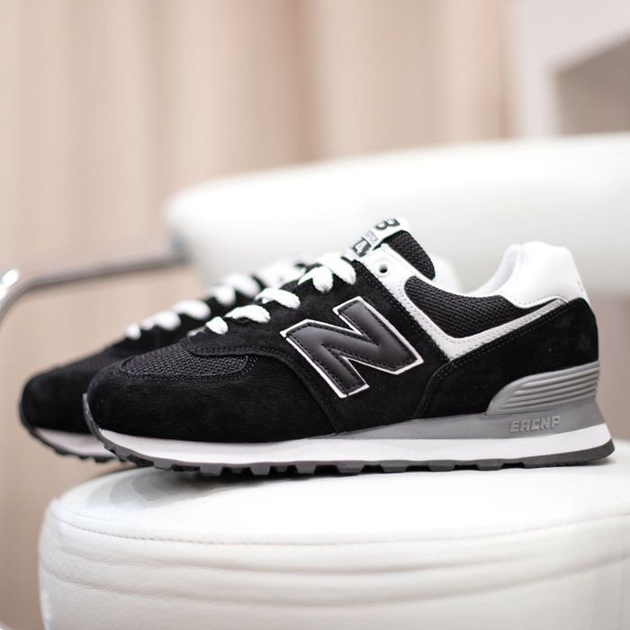 Чоловічі кросівки New balance 574 чорні з білим 37-46