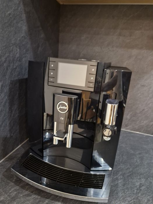 Ekspres do kawy Jura E8 nowy