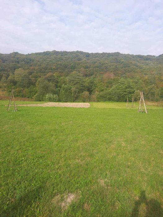 Продам ділянку в Карпатах коло лісу