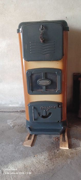 Vendo salamandra antiga a lenha