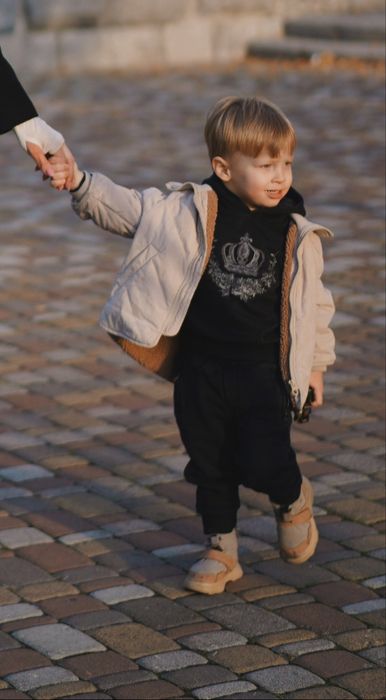 Шикарний костюм dolce  gabbana 2-3 роки