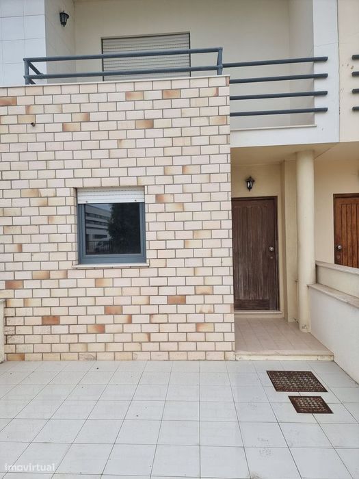 Moradia T2 com garagem e terraço em Verdemilho (3min de Aveiro)