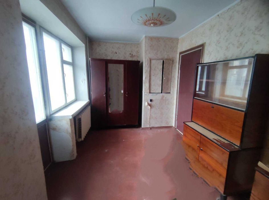 Продаж двокімнатної квартири на площі Перемоги