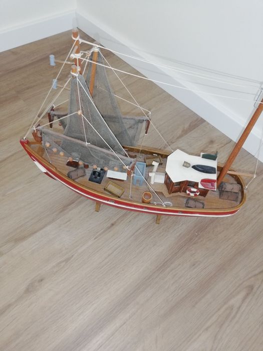 Barco de pesca miniatura