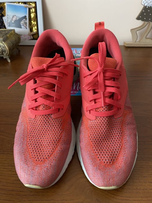 Продам женские кроссовки Найк 39 р