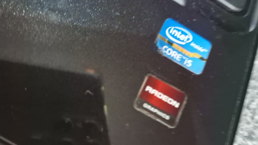 Hp pavilion G6 com processador intel i5
Grafica Radeon 
Disco 250Gb
Ca