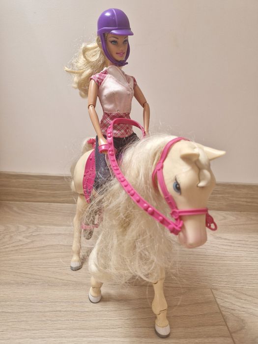 Barbie, lalka z koniem