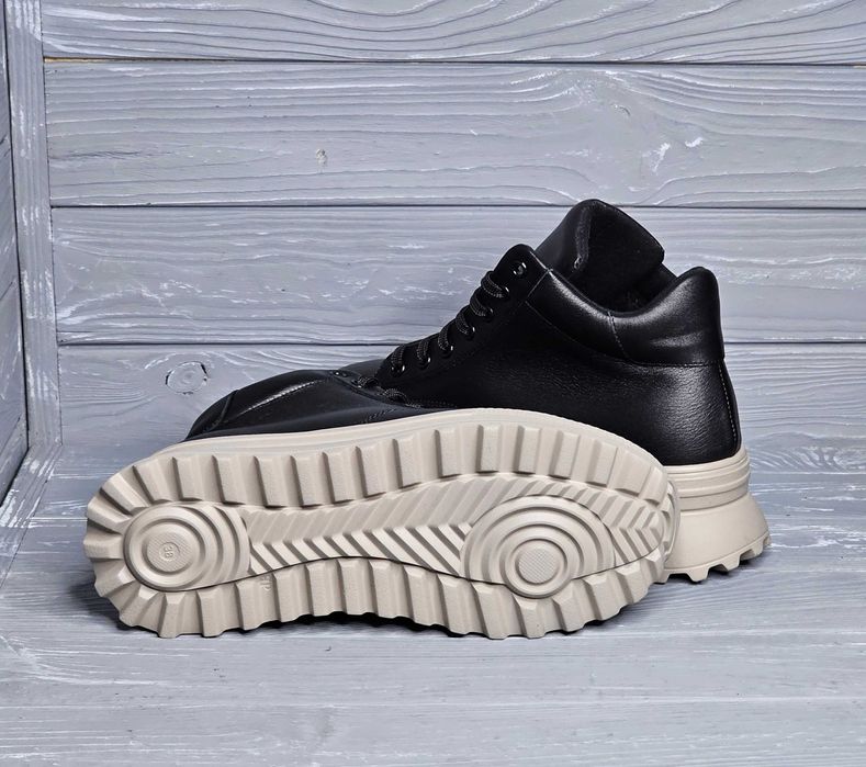 Женские кожаные зимние черные бежевые ботики / кроссовки на платформе!